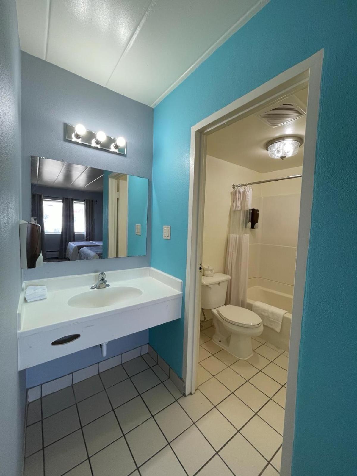 Valued Stay Aloha Madison Eksteriør bilde
